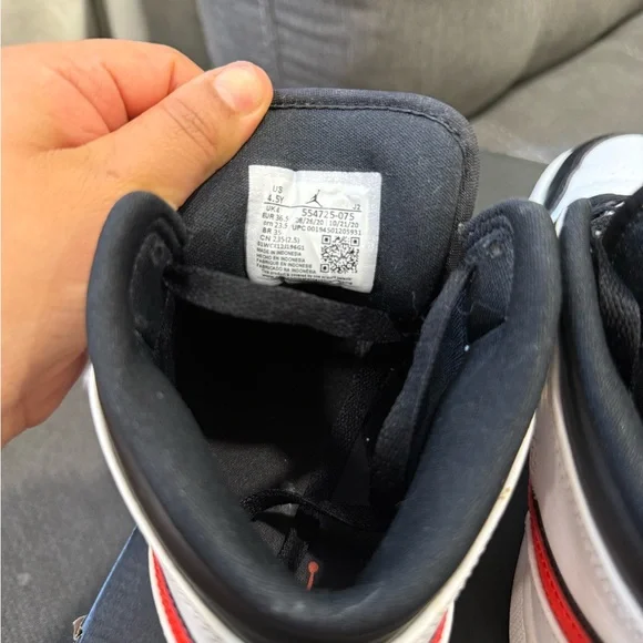 Air Jordan 1 Mid Black Chile Red GS 4.5Y – Good Condition – Box Included - Picture 2 of 6
